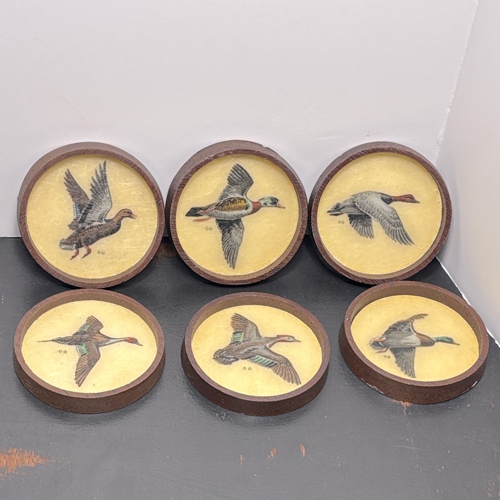 Vintage Set of 6 Duck Coasters made of  Wooden looking plastics